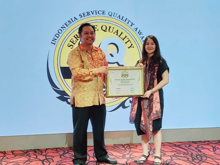 Direktur Utama Majalah MARKETING Steven Sentosa kepada Direktur PT Ace Hardware Indonesia Tbk Teresa Wibowo di Kawan Lama Building, Jakarta pada Senin 29 Mei 2023