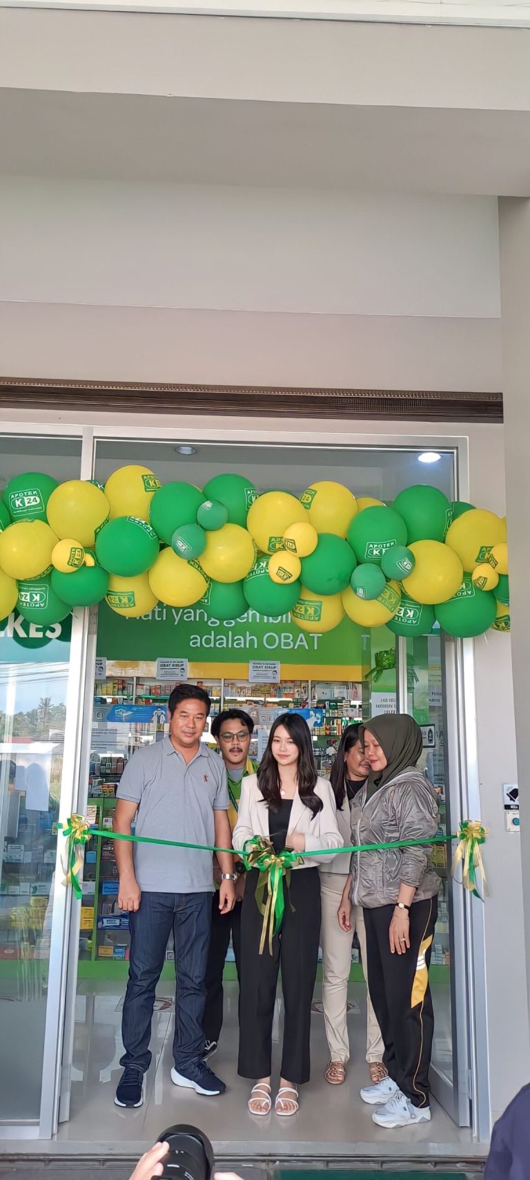 Meriah! Grand Opening Serentak 51 Gerai Apotek K-24 dari Jawa hingga Papua