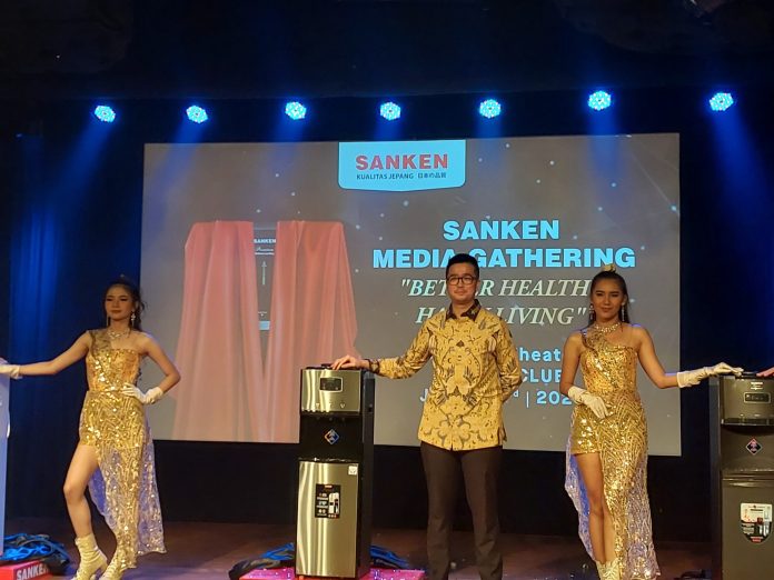General Manager PT Sanken Indonesia Esmond H. Tirtajasa