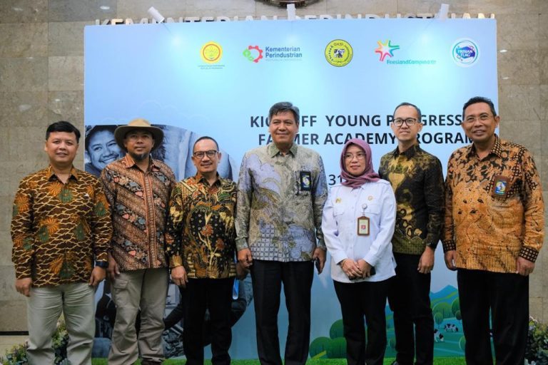 Frisian Flag Tingkatkan Kapasitas Bisnis Peternak Muda Melalui Pelatihan ke Belanda