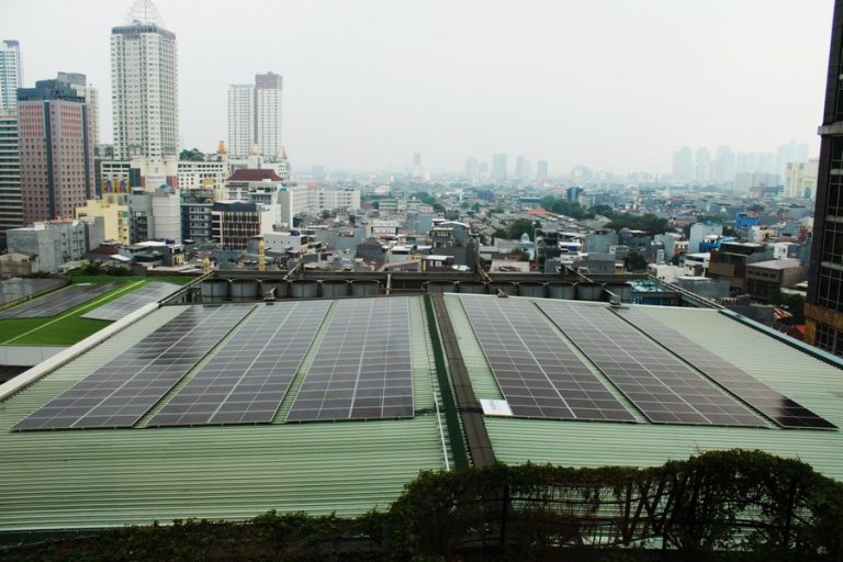 PLTS Atap Plaza Indonesia dengan Xurya 2023