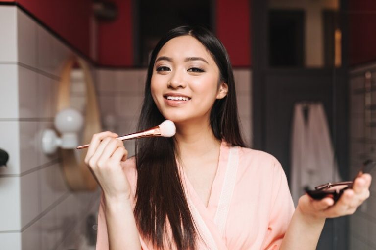 Ide Summer Makeup Glowing Bersama 7.7 Shopee Live Bombastis Sale