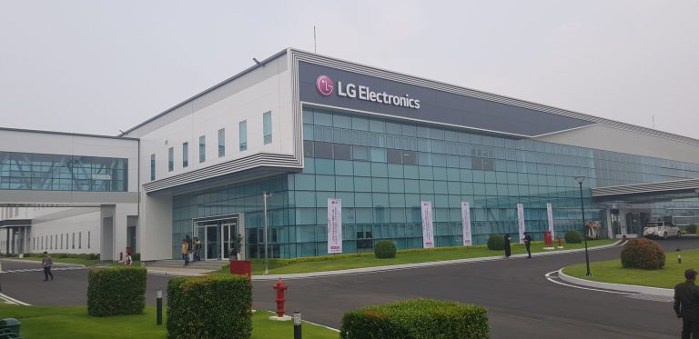 Dirikan Pusat R&D Cibitung, LG Perkokoh Posisi TV di Asia & Global   