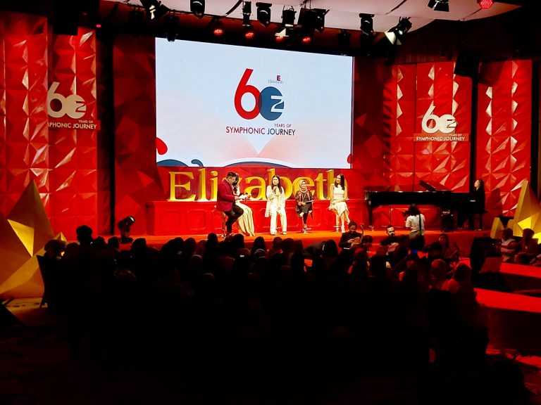 HUT Ke-60, Elizabeth Gelar Fashion Show Bertajuk Elizabeth Sixty Years of Symphonic Journey"