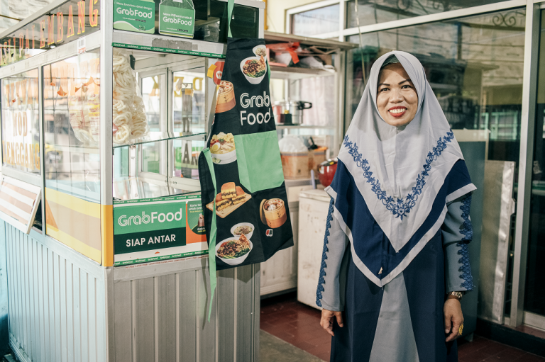 Pempek Duo Putri, Dari Gerobak Pinggir Jalan Hingga Jadi Restoran