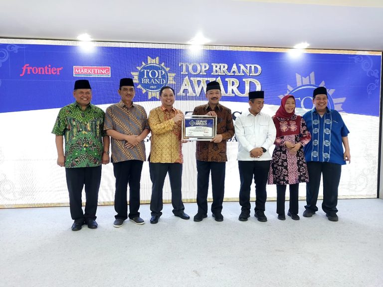 Dipercaya Masyarakat Indonesia, Baznas Raih Top Brand Award 2023
