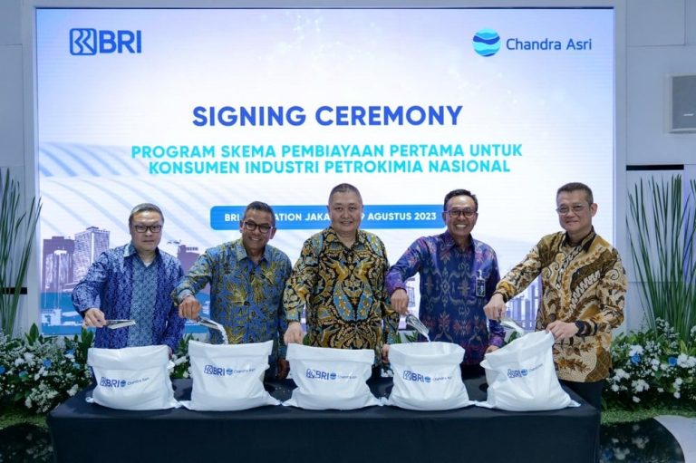 signing ceremony BRI dan chandra asri - agustus 2023