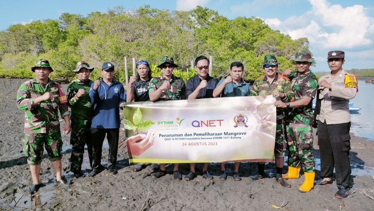 QNET & Kodim 1611 Badung Lanjutkan Upaya Pelestarian Hutan Mangrove di Bali