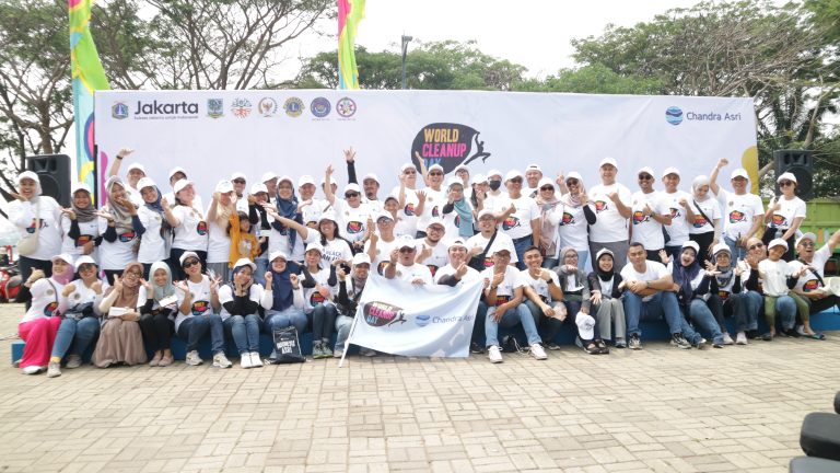 World Cleanup Day 2023, Chandra Asri & Lions Club Bersihkan Waduk Pluit