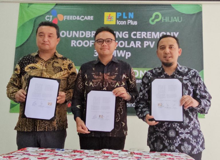 PLN Icon Plus Bangun PLTS Atap 3,5 MWp untuk PT CJ Feed and Care Indonesia
