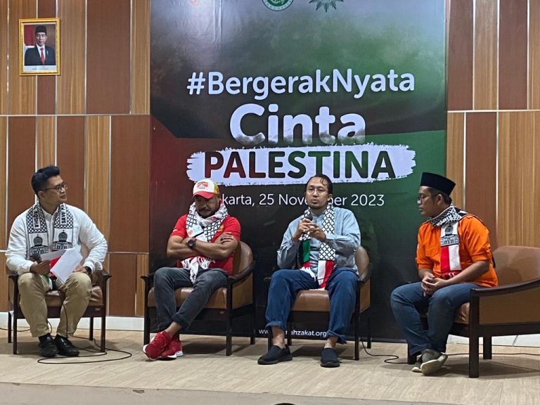 Rumah Zakat menyalurkan makanan, pakaian, dan obat-obatan ke Jalur Gaza Palestina