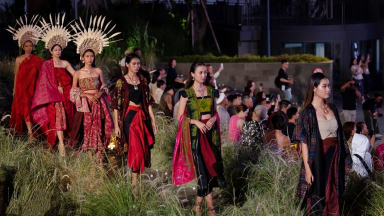 The Palace Jeweler dan Pendopo Gelar Fashion Show di Festival Buleleng 2023