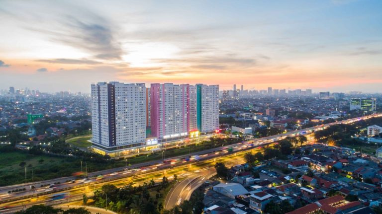 Dalam rangka menyambut Natal dan Tahun Baru sekaligus merayakan HUT mal Green Pramuka Square yang ke-7, Green Pramuka City meluncurkan promo Free PPN 100%  