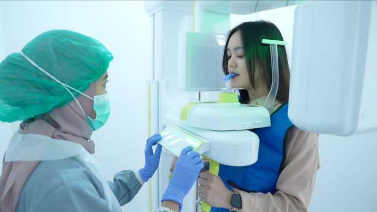 Tanam Tawarkan Inovasi Implan Gigi Tanpa Bedah di Rata Clinic Center