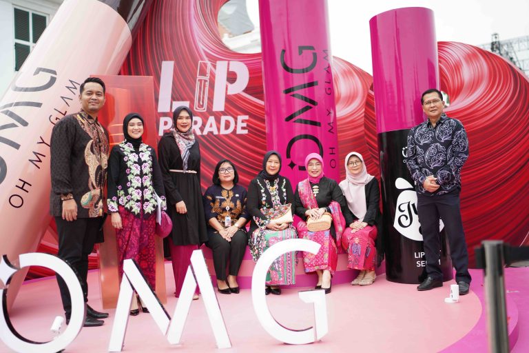 OMG Lip Parade Meriahkan Akhir Tahun dengan Warna-Warni Kecantikan