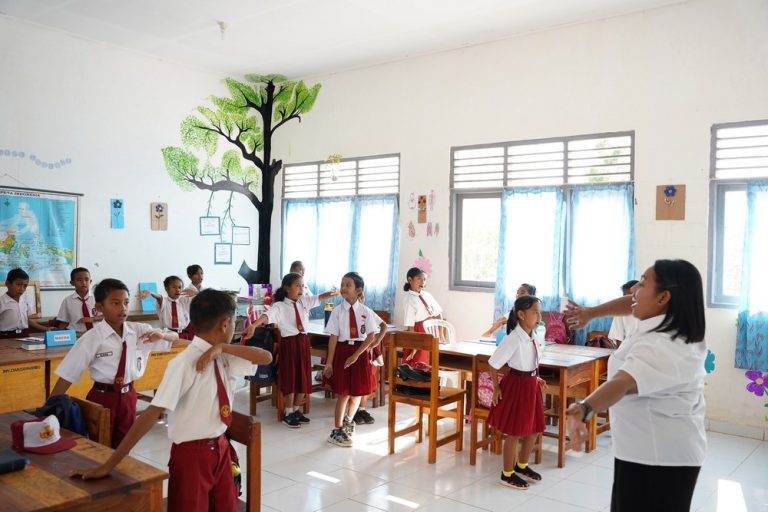 Mewujudkan Impian Pendidikan Merata: Kontribusi Positif Program Ksatria BCA di NTT