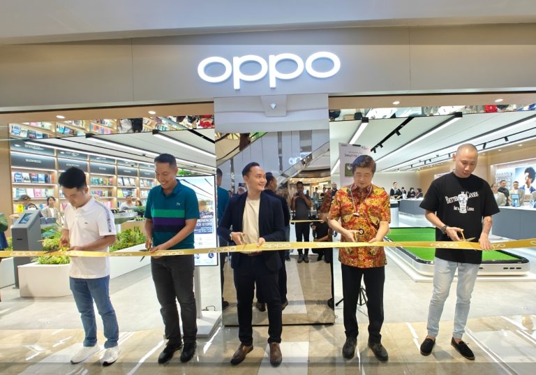 OPPO Resmikan Experience & Service Store Terbesar di Delipark Medan