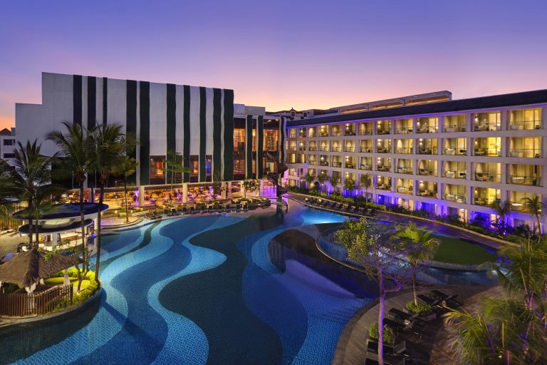 Anniversary Ke-11, The Stones Hotel Berkolaborasi Dengan Tantra Tobing