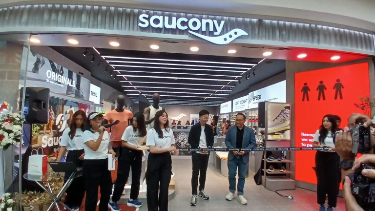 sepatu lari