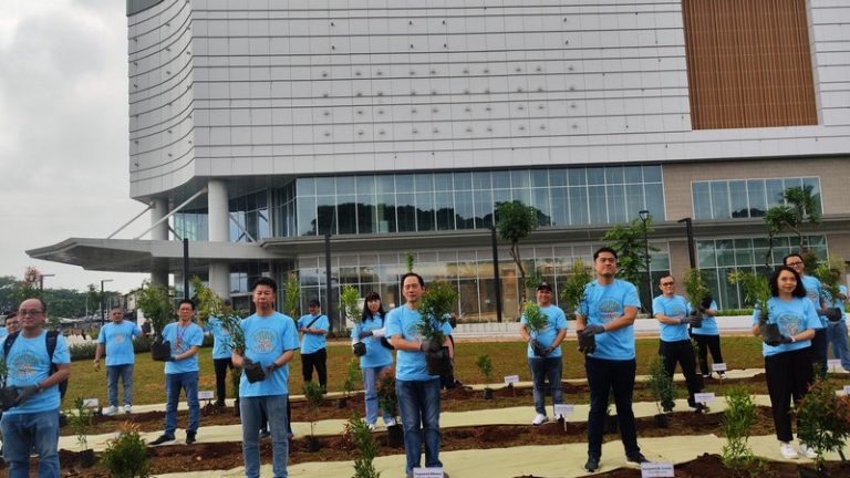 aeon dan living world