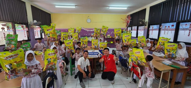 Momogi Ajak Anak-Anak Berbagi Di Bulan Suci Ramadan