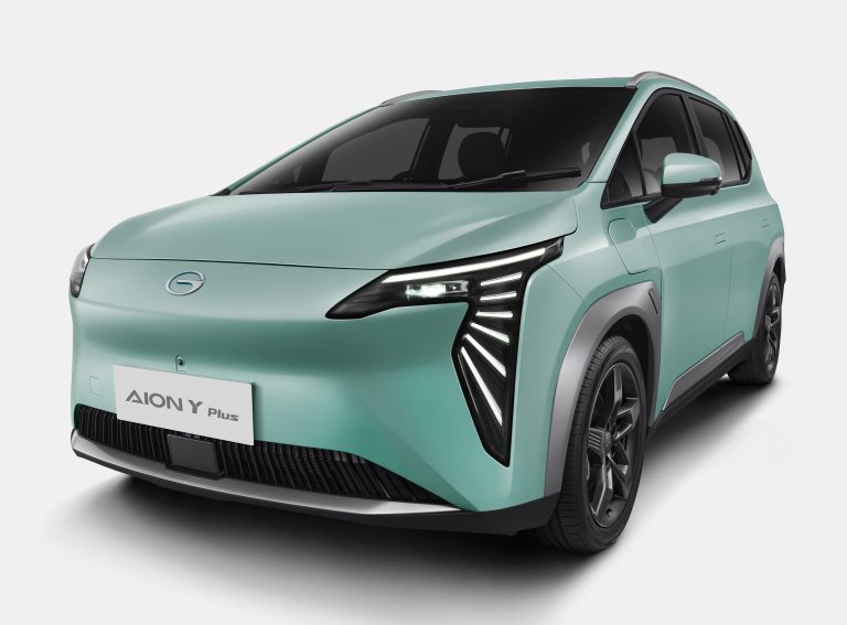 AION Y Plus Mobil Listrik Pintar Bisa Tempuh Jarak 490 Km