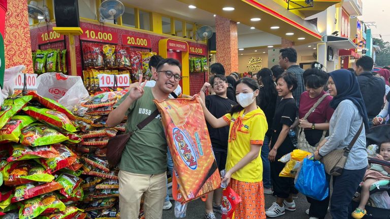Sari Murni Group Hadirkan Momogi dan Criscito Giant Pack di Jakarta Fair 2024