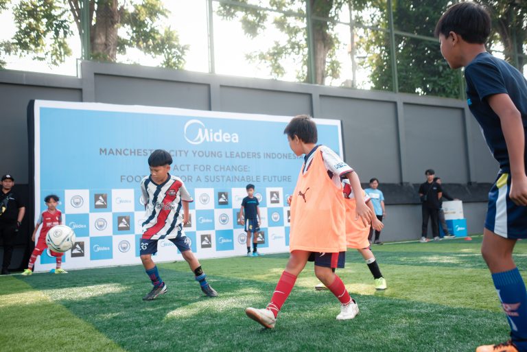 Midea dan Manchester City Berkolaborasi untuk Membangun Komunitas Sepak Bola di Bandung