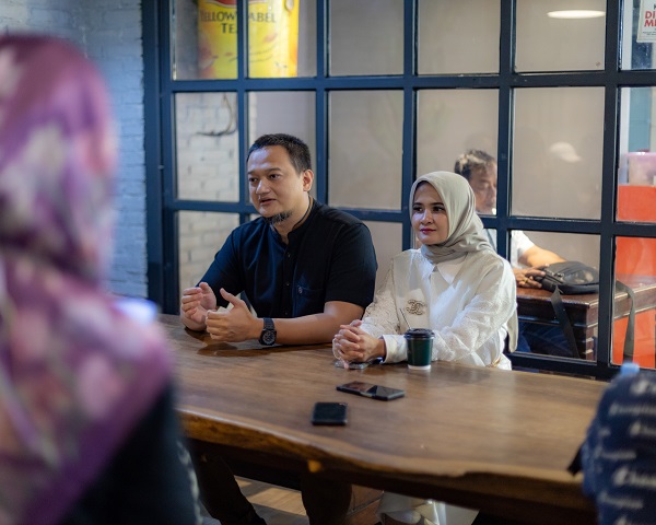 Founder Makhtab Teuku Moh Rizky Rivolsa dan co-founder Makhtab Intan Permatasari