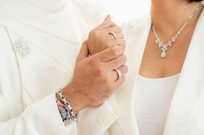 Frank & co. Buat Wedding Anniversary Ring untuk Anjasmara dan Dian Nitami