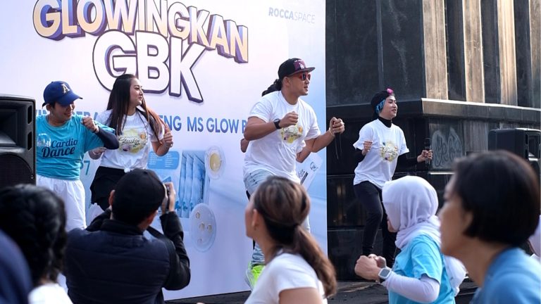 MS Glow Beauty Glasskin Drink menawarkan manfaat 3 in 1 yang tidak hanya meningkatkan kecantikan kulit tetapi juga kesehatan rambut dan kuku.