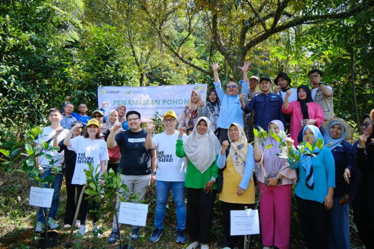 Inisiatif Treasury Green Gold Tanam 266 Pohon Nangka