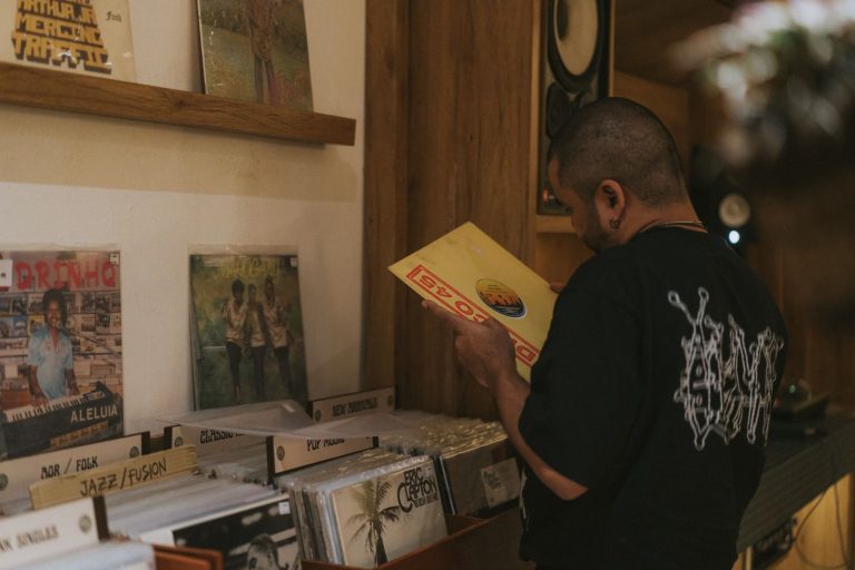 Rasakan Sensasi Baru Vinyl-Listening Bar dengan Cocktail Terbaik di Jakarta