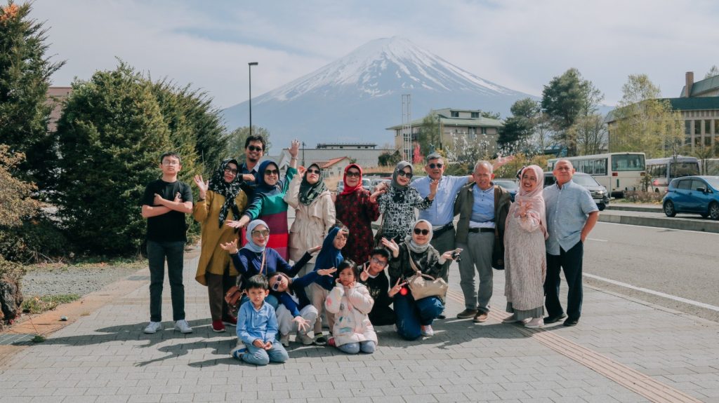 private trip jepang Howliday Travel