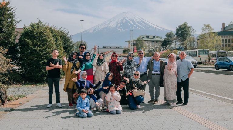 private trip jepang Howliday Travel