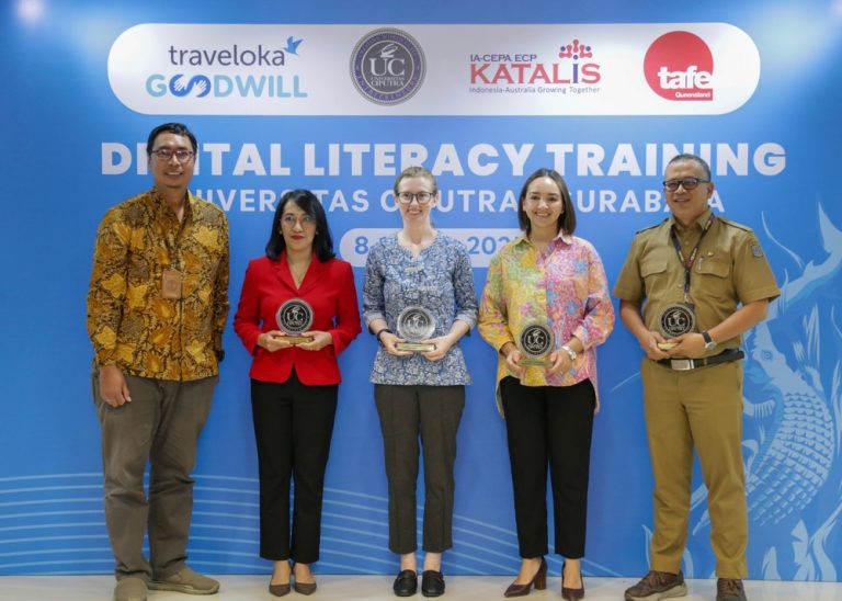 katalis dan traveloka