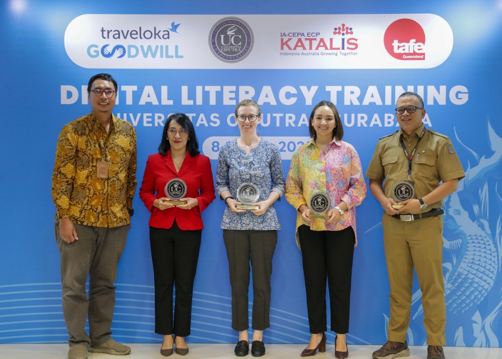 katalis dan traveloka