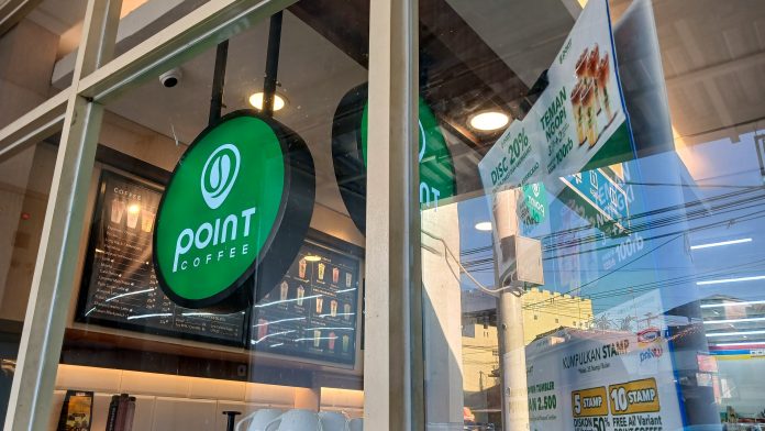 Pembuatan resep menu yang ada dalam Indomaret Point Coffee ada campur tangan dari sesosok ahli kopi asal Indonesia.