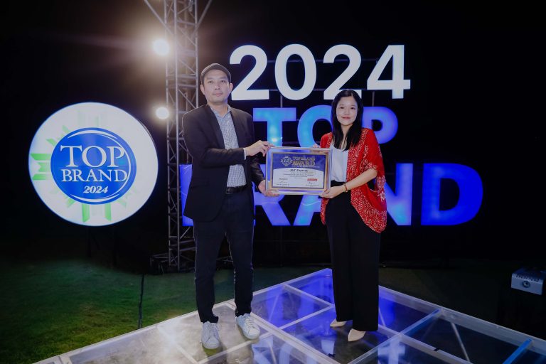 Dekat dan Relevan dengan Kebutuhan Pelanggan, J&T Raih TOP Brand Award 2024
