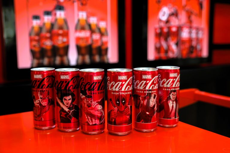 Coca-Cola dan Marvel Luncurkan Kemasan Edisi Terbatas dengan Karakter Marvel dan Pengalaman Augmented Reality