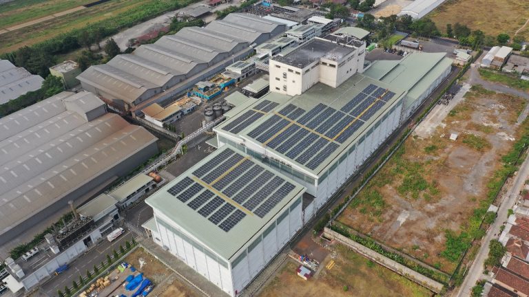 LNK Resmikan Proyek Solar Panel, Perkuat Komitmen Indonesia dalam Energi Bersih