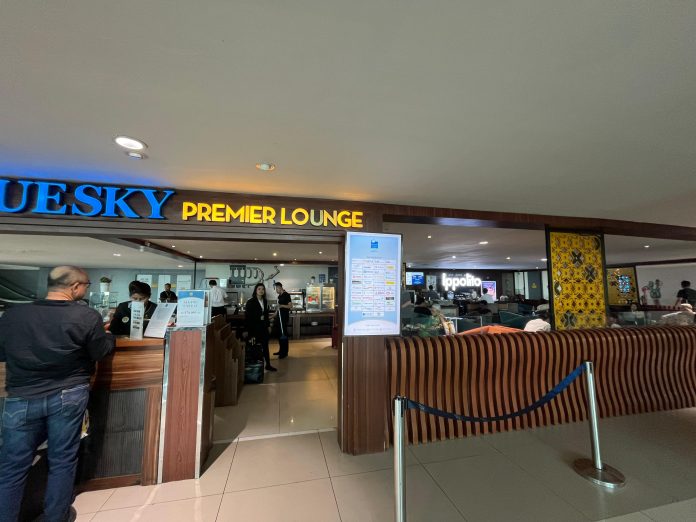 PT Pegadaian memberikan fasilitas Blue Sky Lounge, sebuah ruang tunggu eksklusif bagi nasabah yang terbang di Terminal 3 (T3) Bandara Soetta