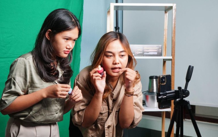 5 Tips dan Trik Live Shopping Agar Jualan Laris Manis