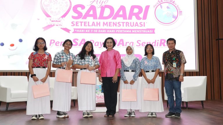 Charm & YKPI Gelar Edukasi SADARI dalam Peringatan Bulan Peduli Kanker Payudara