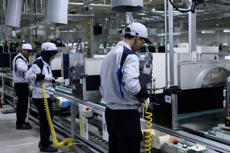 DAIKIN Terapkan Standar dan Pengawasan Jepang di Pabrik AC Full-Scale Pertama di Tanah Air