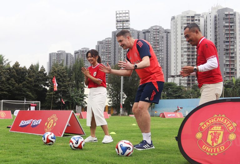 Biskuat Wujudkan Mimpi Anak Indonesia dengan Sekolah Bola Eksklusif Bersama Manchester United Soccer School