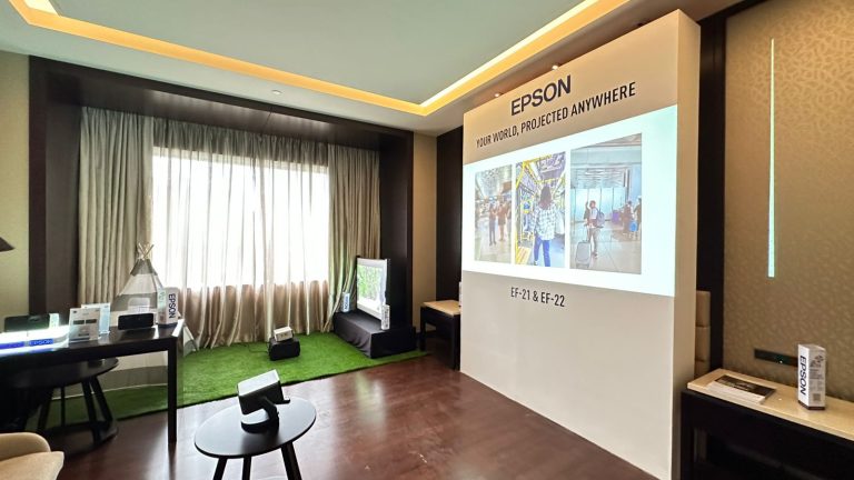Tren Proyektor Canggih: Epson EpiqVision Mini dan EH-QL3000W di IHEAC 2024