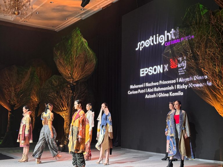 Epson Bawa Teknologi Cetak Tekstil ke Panggung SPOTLIGHT 2024