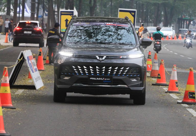SUV Hybrid Seharga Rp 442 Juta, Ini Keunggulan Wuling Almaz RS Pro Hybrid