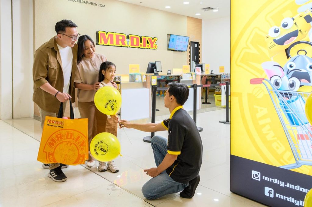 Dalam dunia ritel yang berubah cepat, MR.D.I.Y. berhasil mempertahankan prinsipnya dan memastikan pelanggan selalu mendapatkan apa yang dijanjikan brand. Temukan 4 strategi branding MR.D.I.Y. yang membawanya menjadi jawara ritel asia